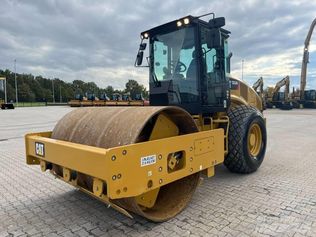 CAT CS 54 B 单轮压路机
