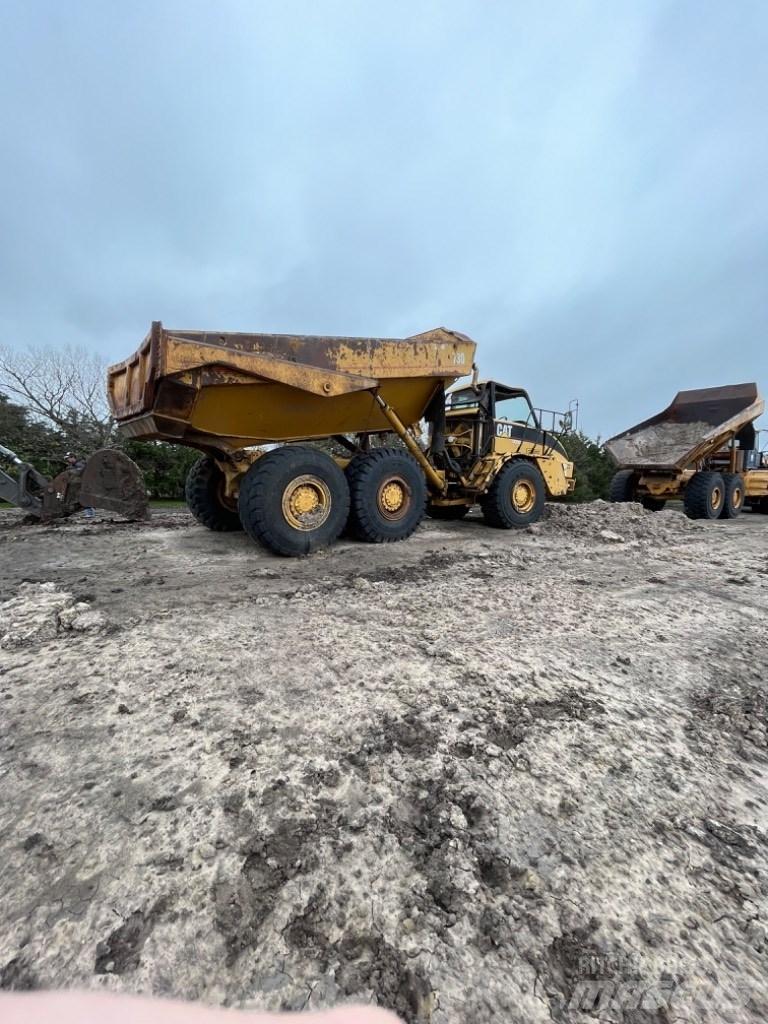 CAT 730 铰接式自卸车