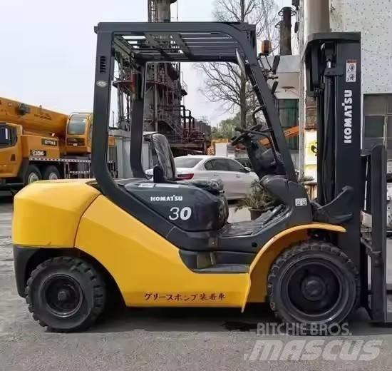 Komatsu 30 柴油叉车