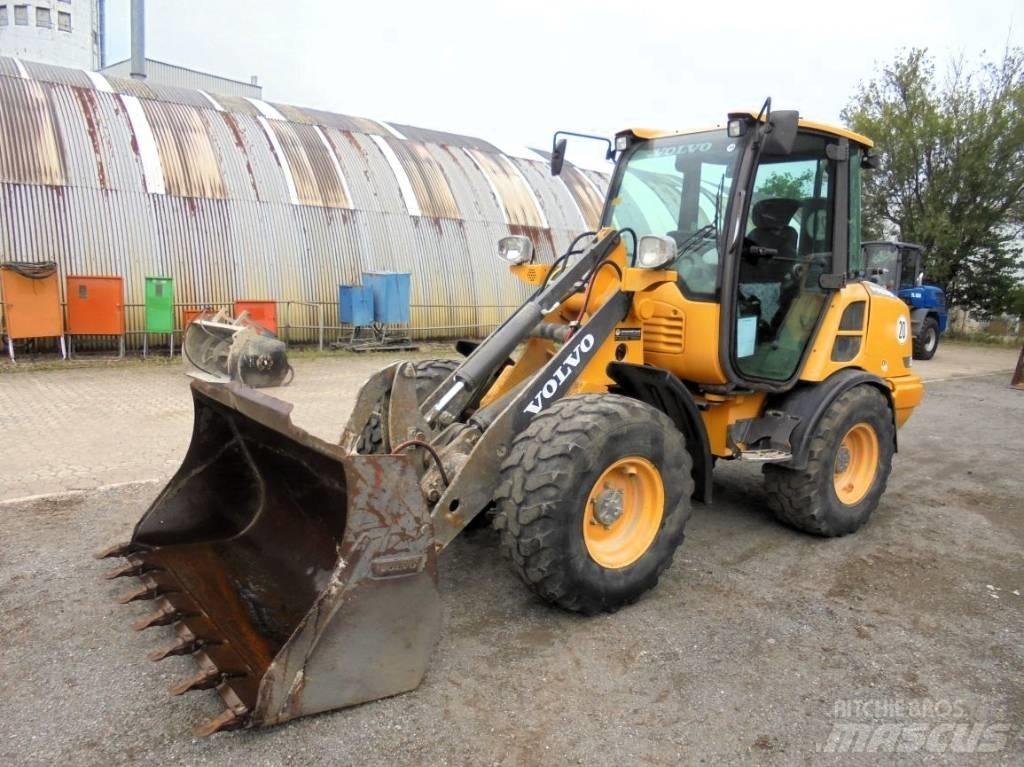 Volvo L 25 F 轮式装载机