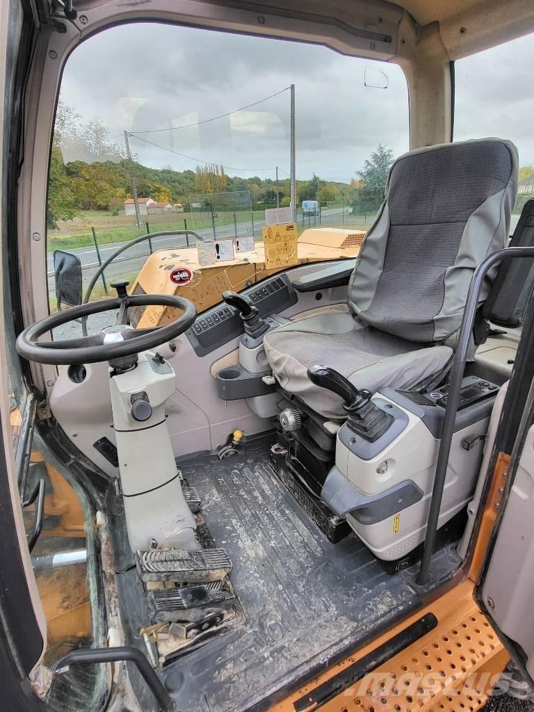 CASE WX 125 轮式挖掘机