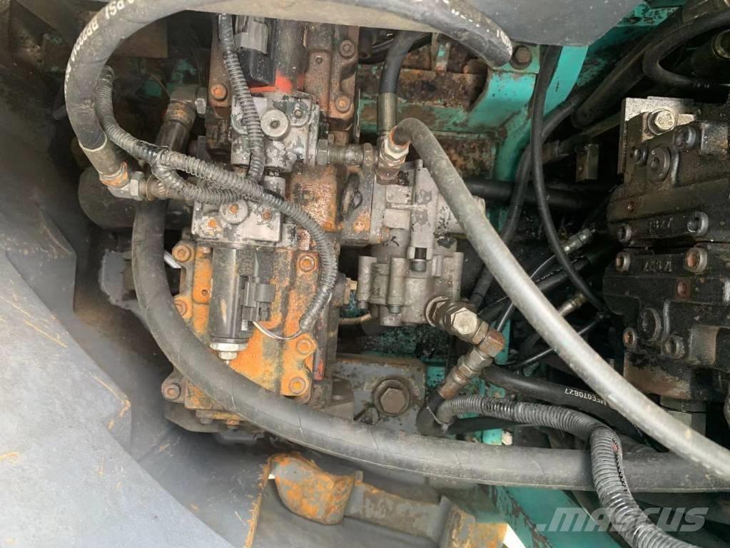 Kobelco SK 135 履带挖掘机