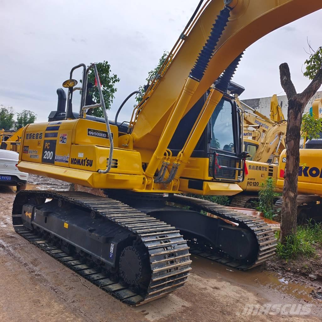 Komatsu PC 200 履带挖掘机