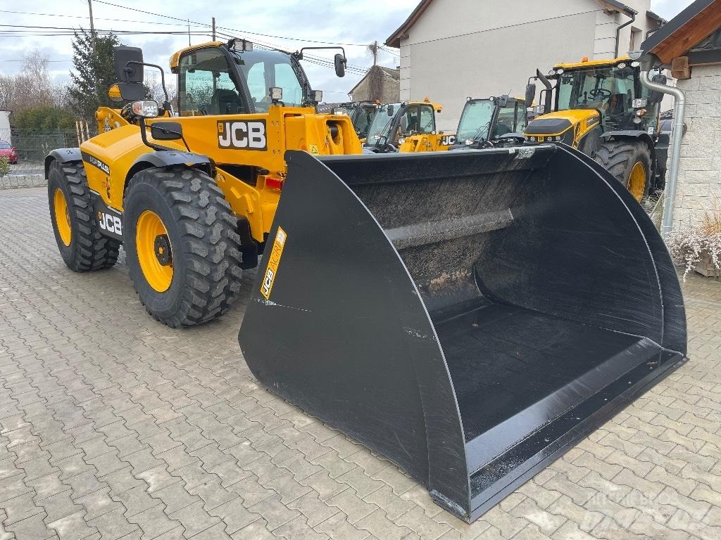 JCB 560-80 AGRI PLUS 伸缩臂叉装车|叉装车