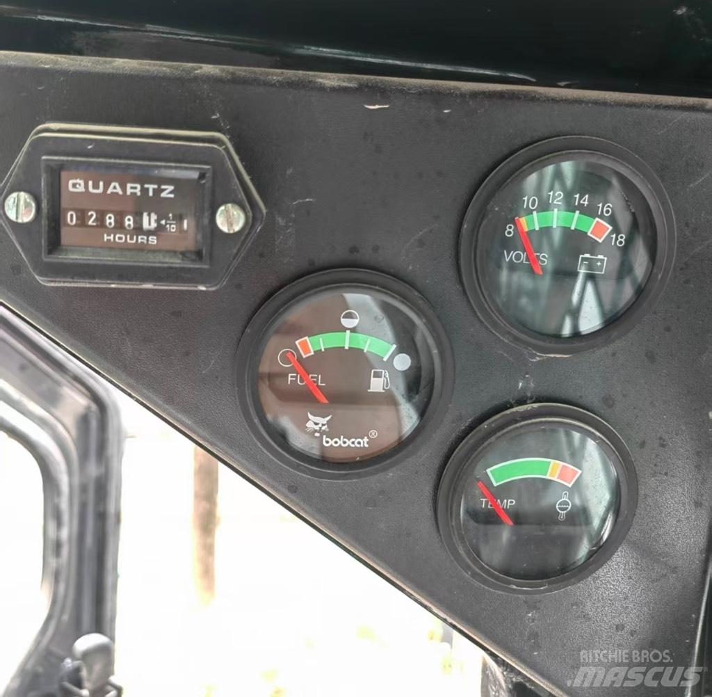 Bobcat S 16 滑移装载机
