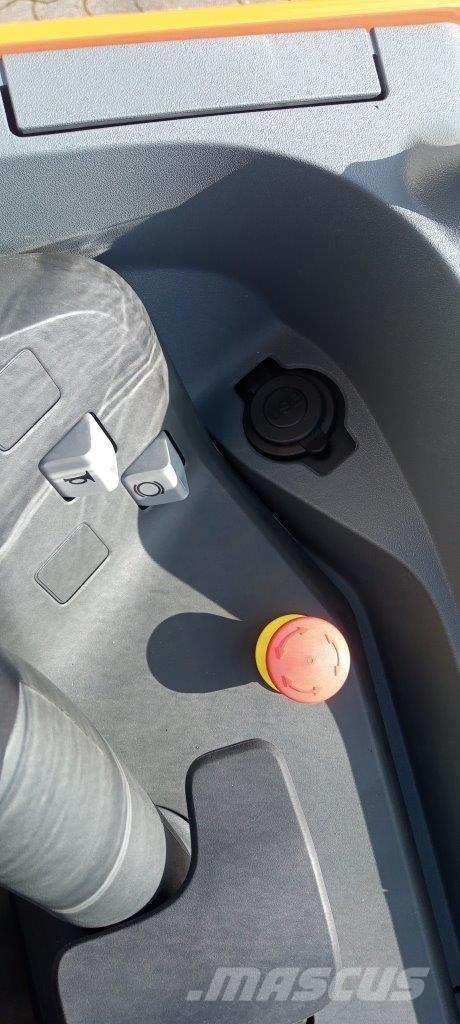 Toyota LSI200 手推堆垛车