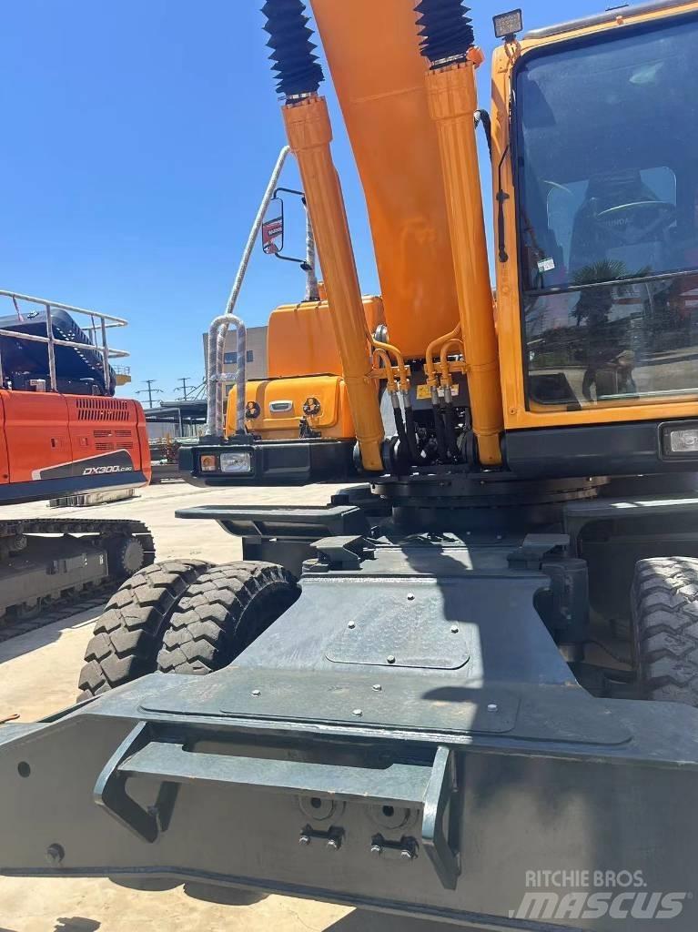 Hyundai R210W-9 轮式挖掘机
