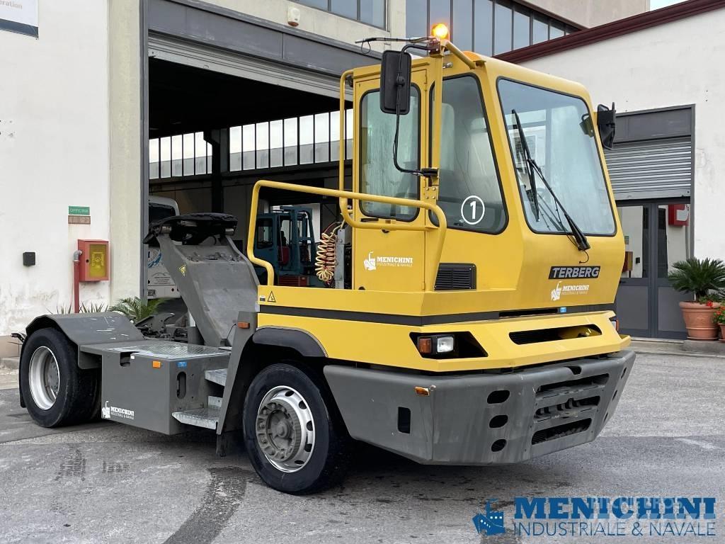 Terberg YT182 码头牵引车