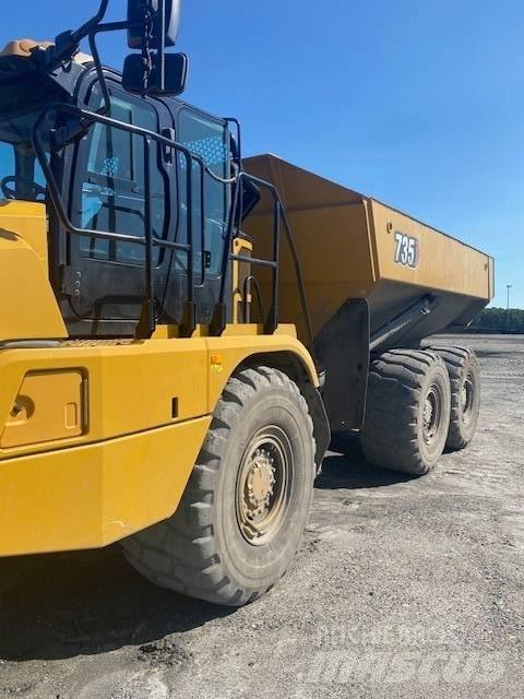 CAT 735 铰接式自卸车