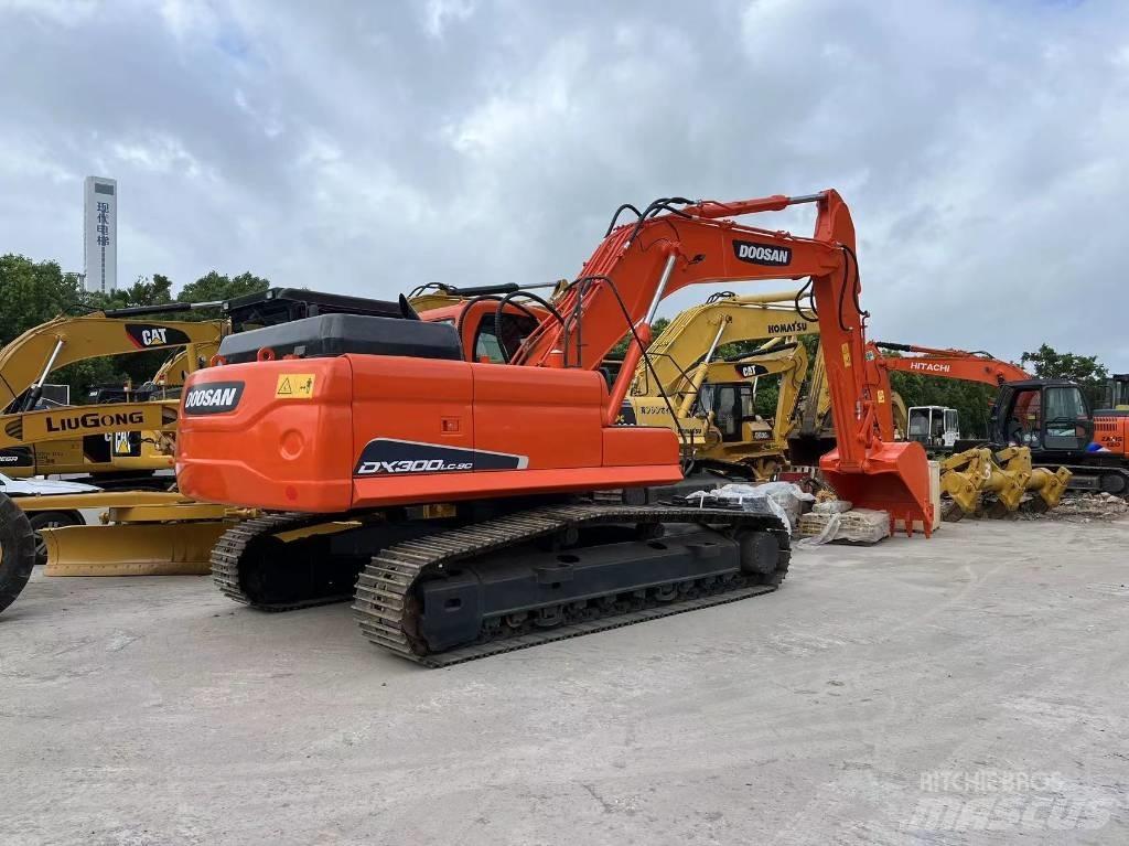 Doosan DX 300 履带挖掘机