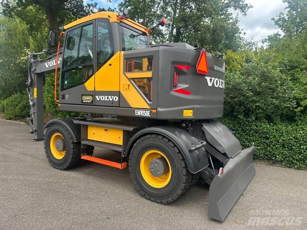 Volvo EWR 150 E 轮式挖掘机