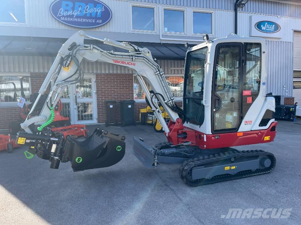 Takeuchi TB 225 小型挖掘机