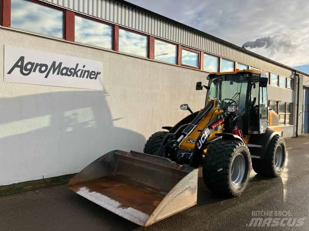 JCB 409 STAGE V - AGRI 小型装载机