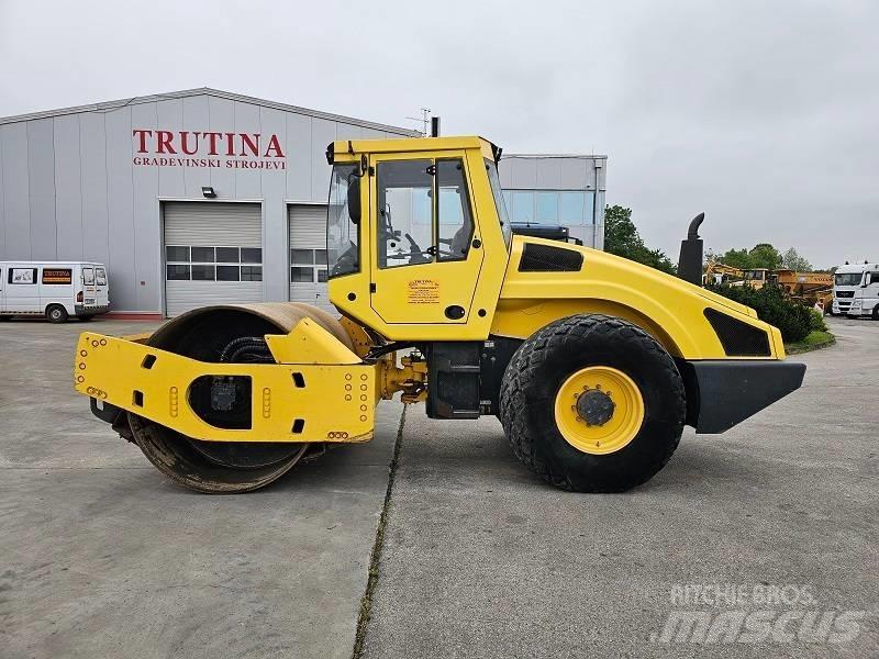 Bomag BW 213 D H-4 单轮压路机