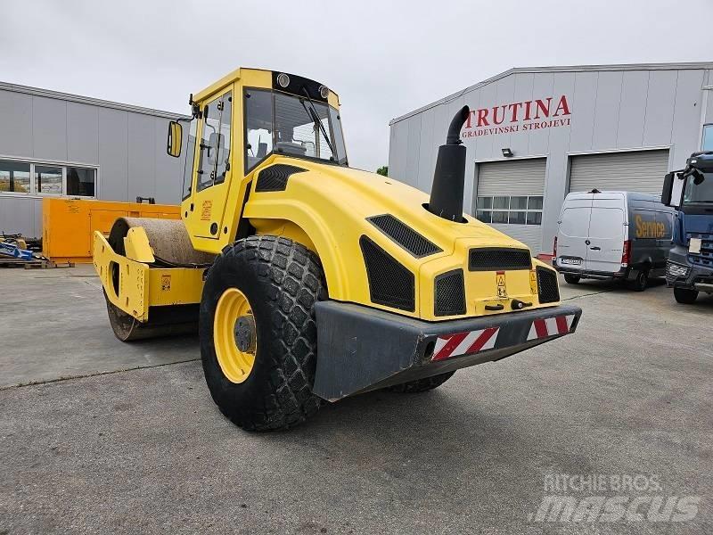 Bomag BW 213 D H-4 单轮压路机