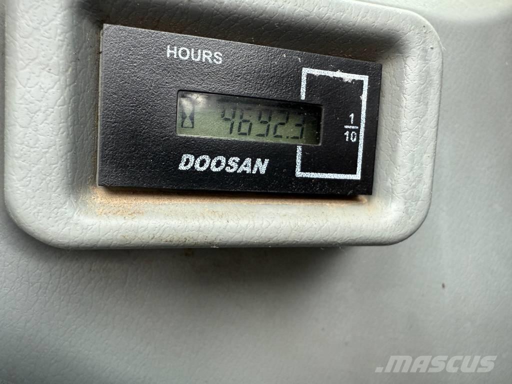 Doosan DX 235 LCR-5 履带挖掘机