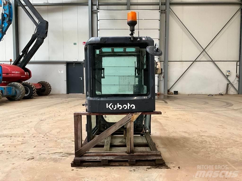 Kubota U 48-4 / U 55-4 驾驶室与内部