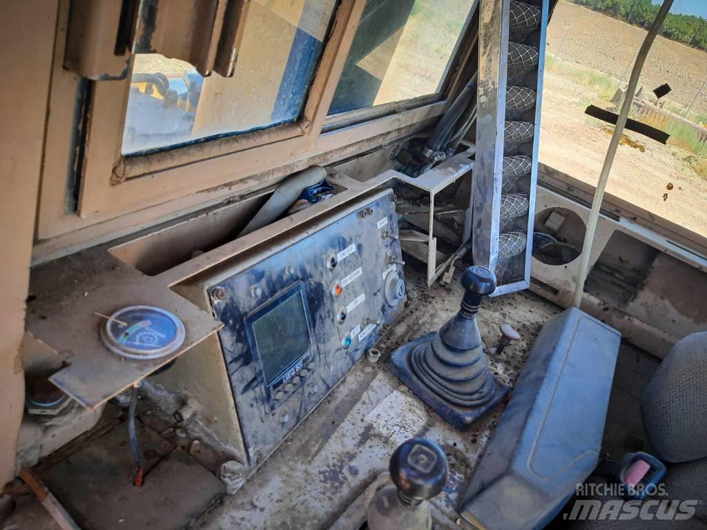 Komatsu D 375-1 履带式推土机