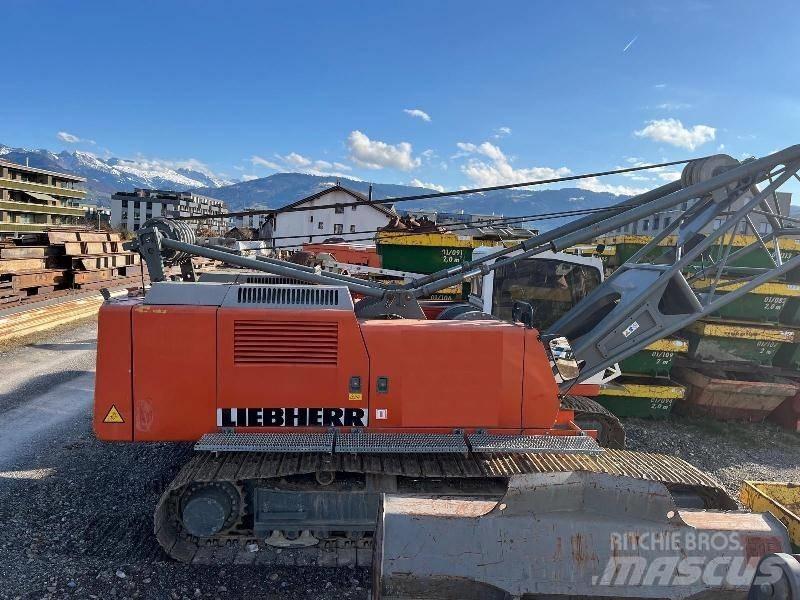 Liebherr HS 833 HD 履带起重机