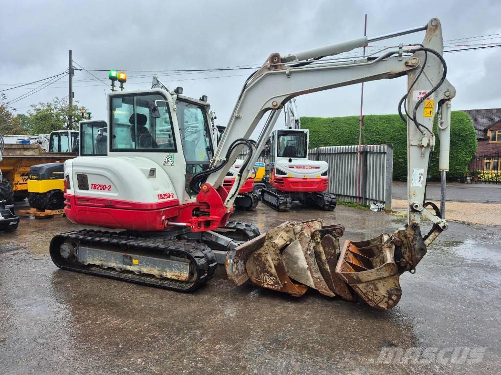 Takeuchi TB 250 小型挖掘机
