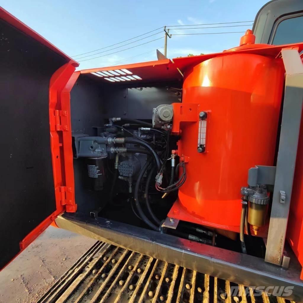 Hitachi ZAXIS 120 履带挖掘机