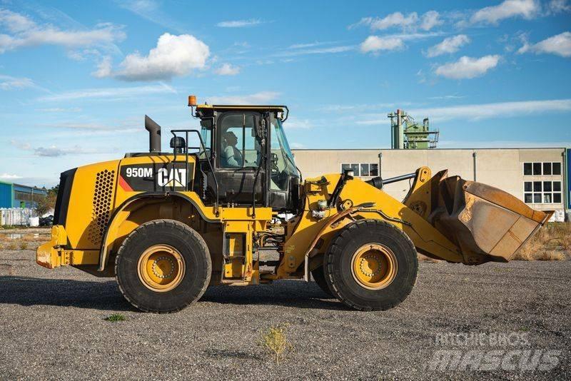 CAT 950M 轮式装载机