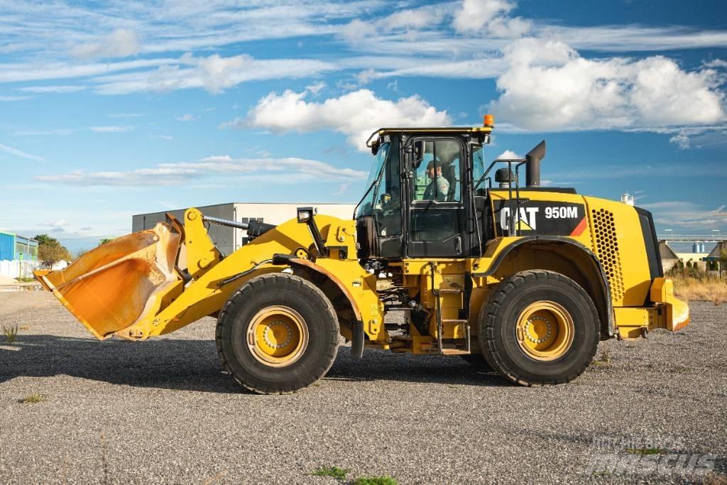 CAT 950M 轮式装载机