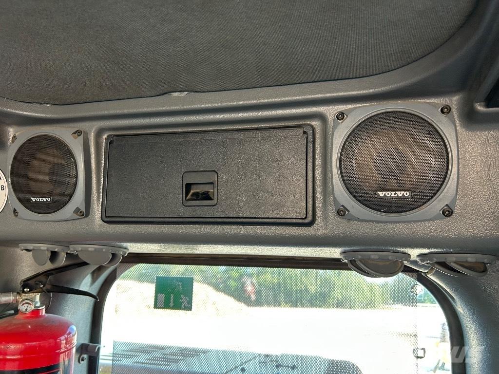 Volvo EC 210 B LC 履带挖掘机