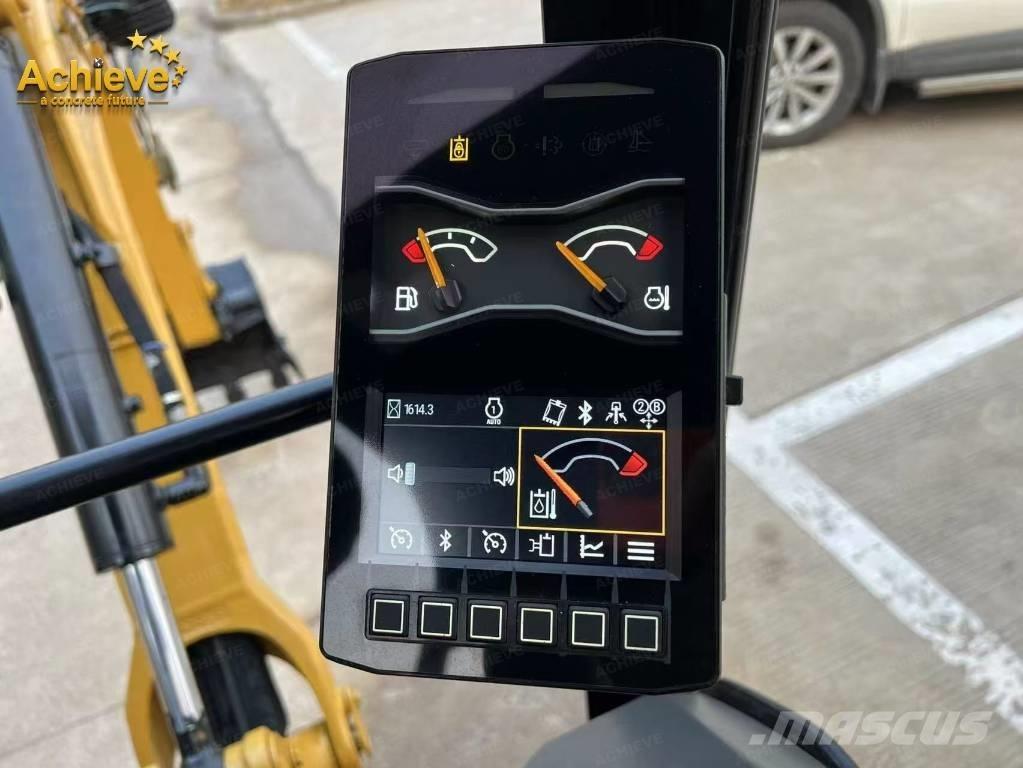 CAT 301.7 CR 小型挖掘机