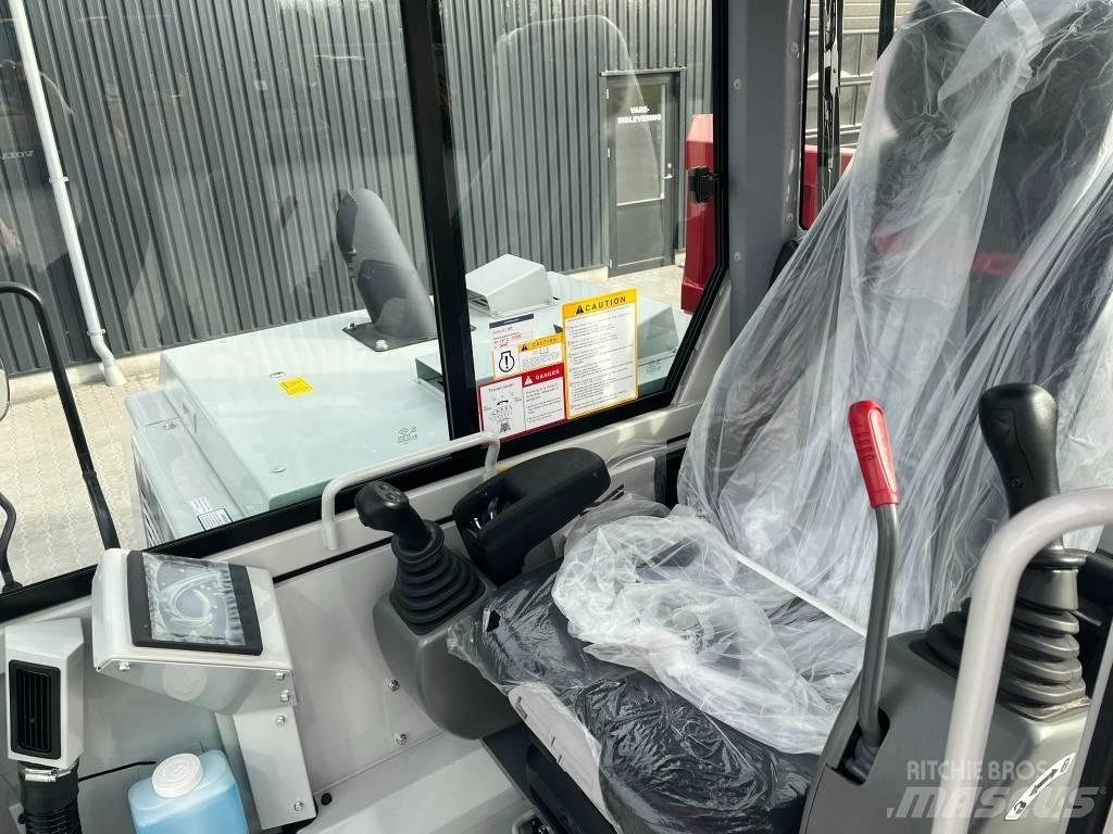 Takeuchi TCR 50 履带式自卸车