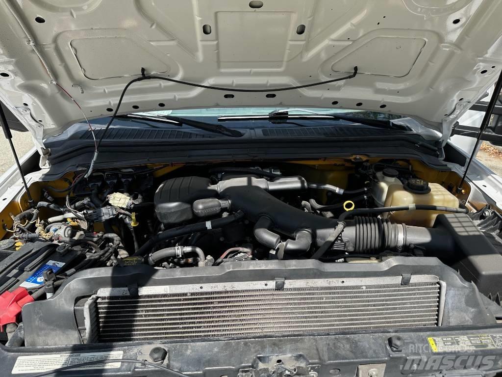 Ford F 450 SD 平板栏板货车