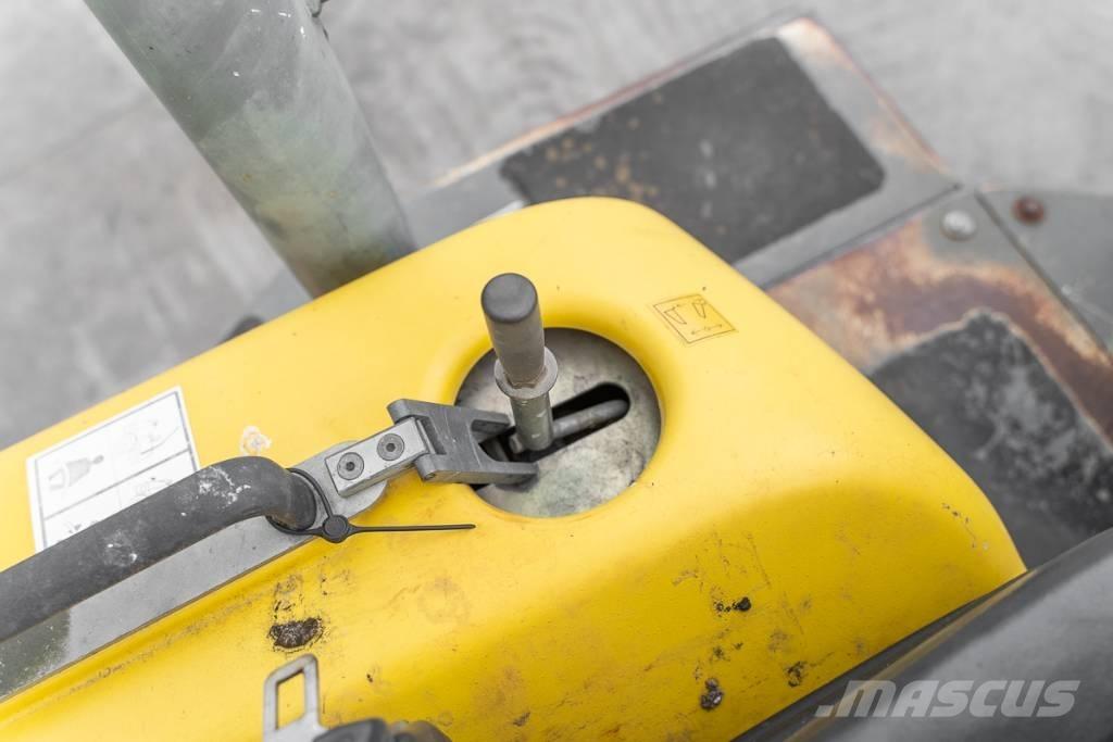 Wacker Neuson 3001 翻斗车\公路型自卸车
