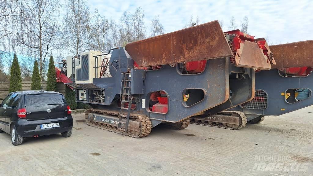 Sandvik QJ 241 移动式破碎机
