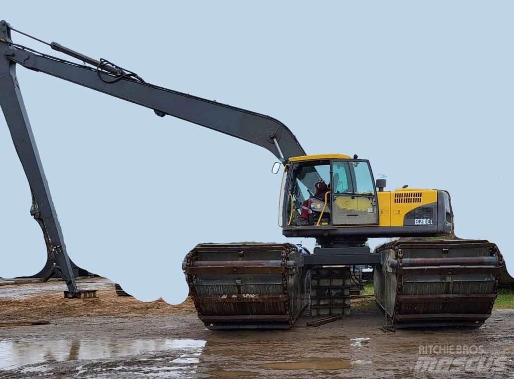 Volvo EC 210 C L 水陆两栖挖掘机