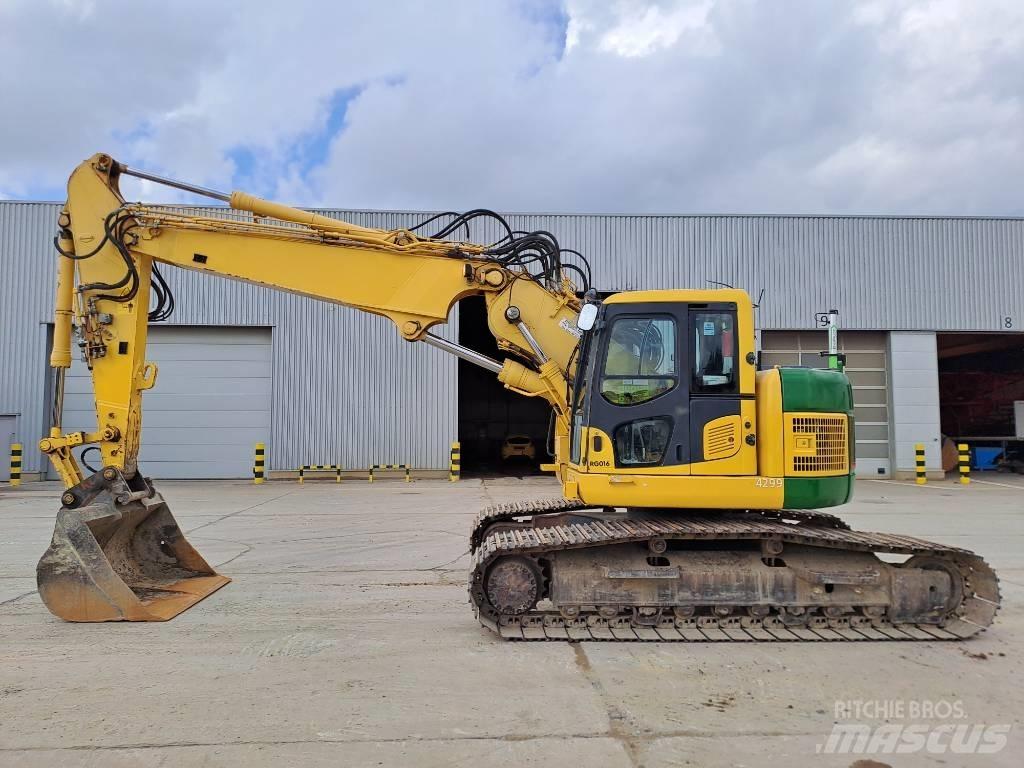 Komatsu PC228USLC-8 履带挖掘机