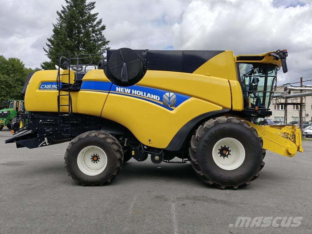 New Holland CX 8.90 联合收割机
