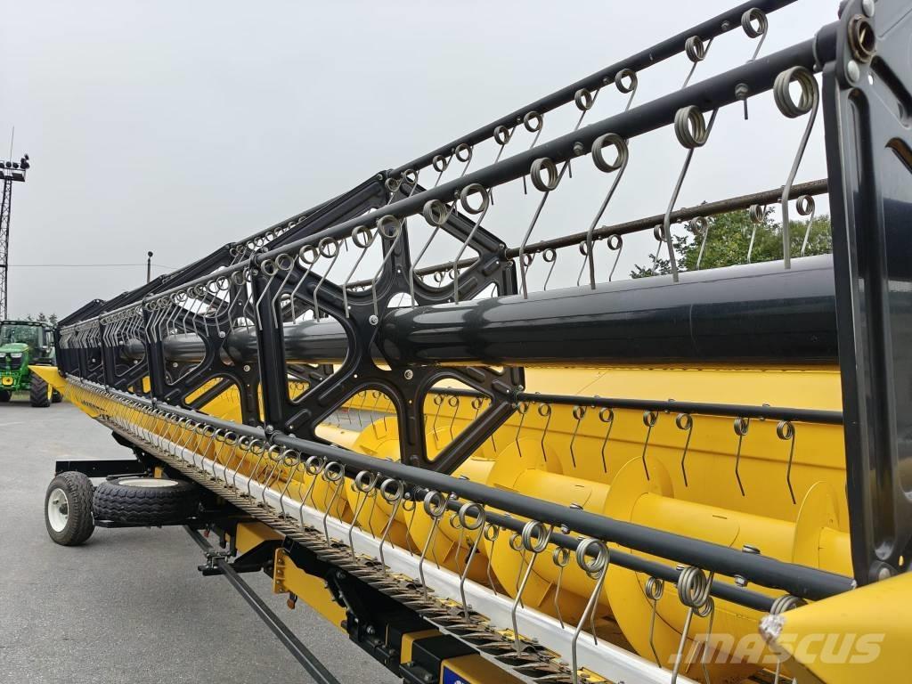 New Holland CX 8.90 联合收割机