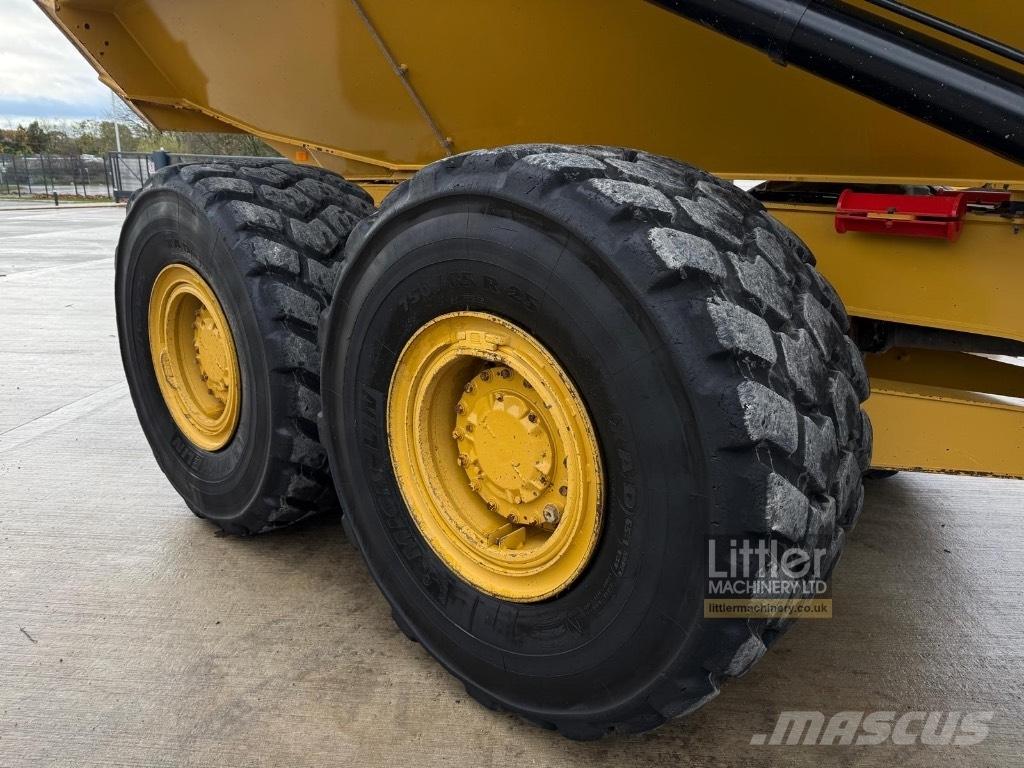CAT 730 铰接式自卸车