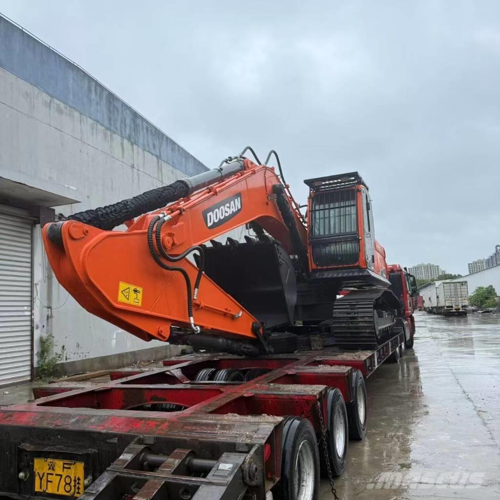 Doosan DX 225 LCA 履带挖掘机