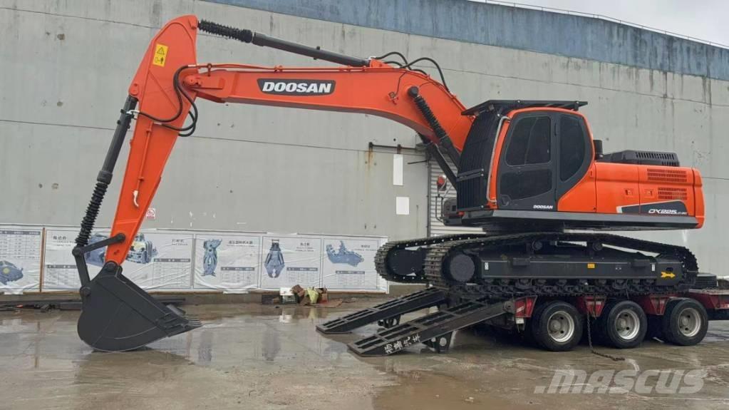 Doosan DX 225 LCA 履带挖掘机