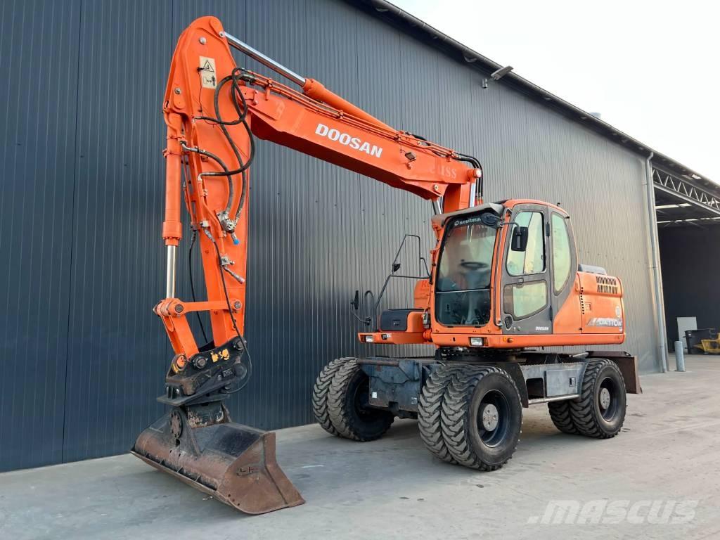 Doosan DX170W 轮式挖掘机