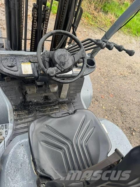 Toyota 8 FDF 30 柴油叉车