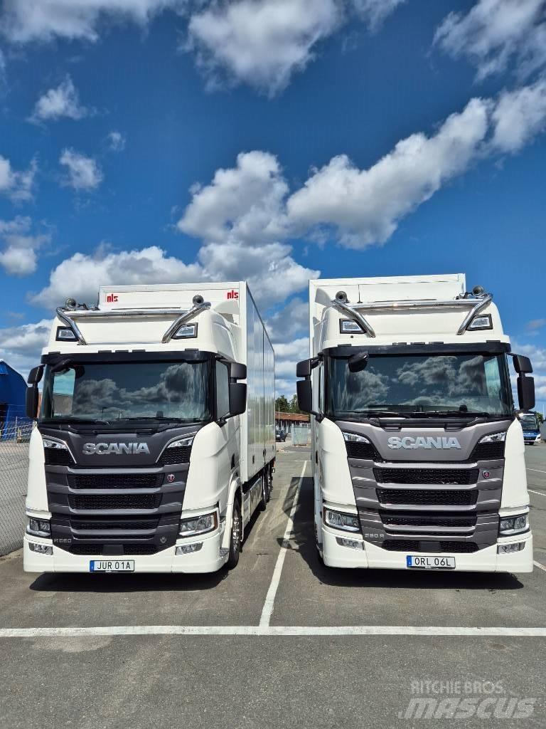 Scania 560R 厢式货车