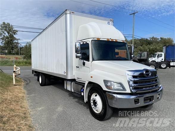Hino 338 厢式货车