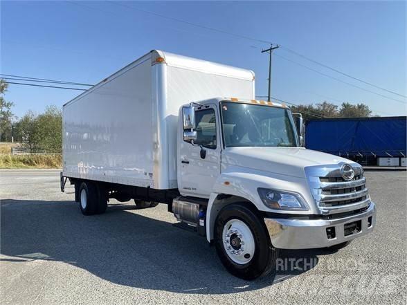 Hino 338 厢式货车