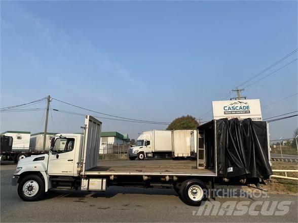 Hino 338 篷布货车