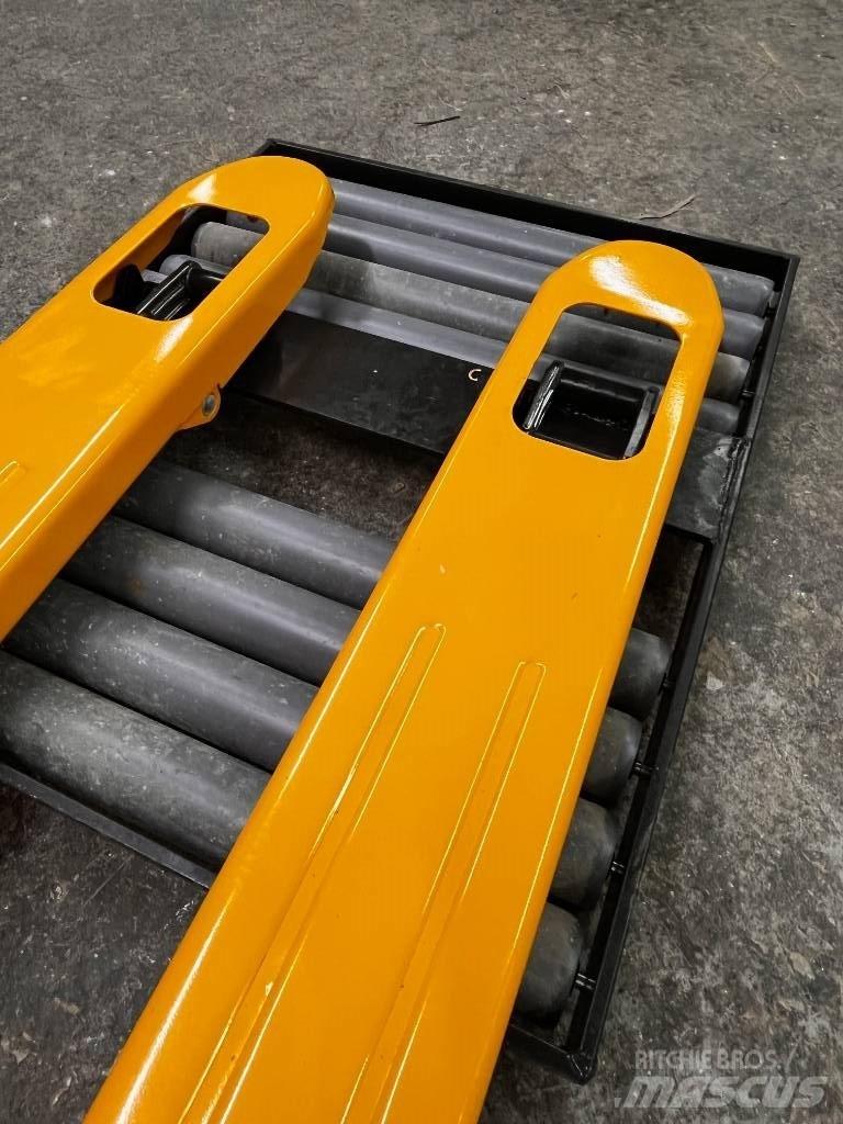  ROČNI VILIČAR 越野叉车|叉装车