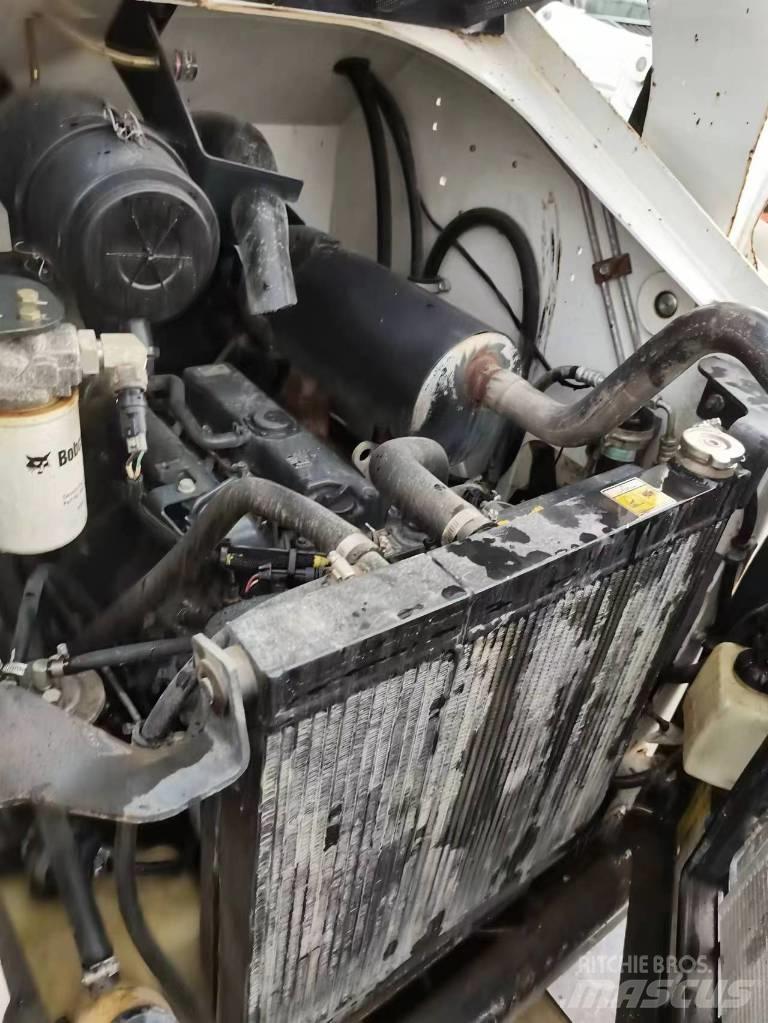 Bobcat S 250 滑移装载机