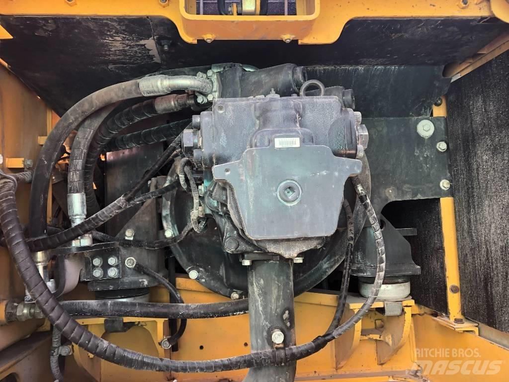 Komatsu 350 履带挖掘机