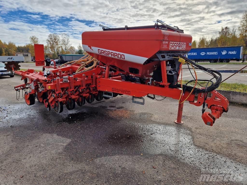 Maschio Gigante 400 条播机
